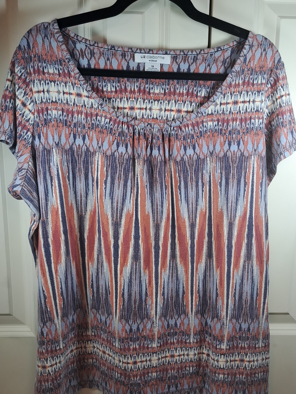 Liz Claiborne Coral, Blue & White Short Sleeve Scoop Neck Top